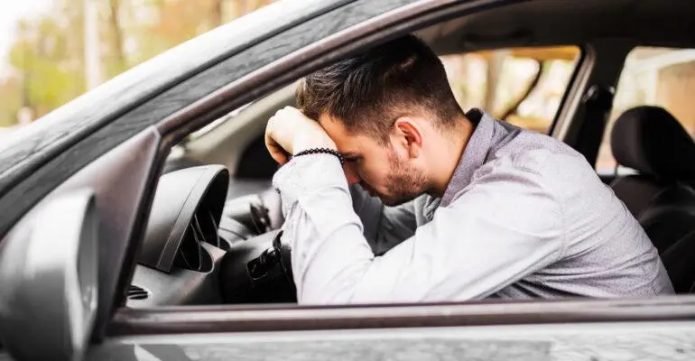 8 Cara Efektif Cegah Microsleep Saat Mengemudi Jarak Jauh