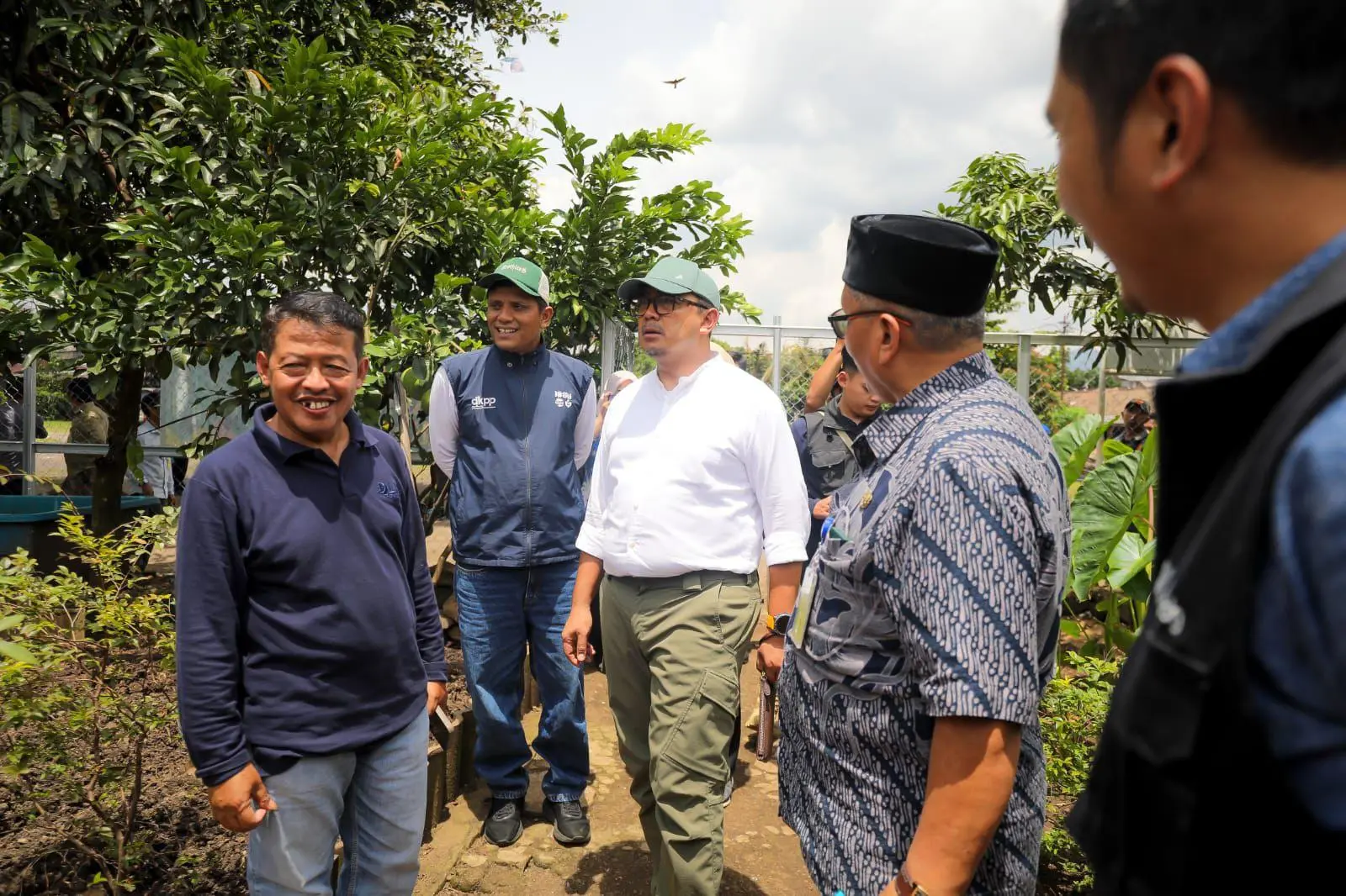 Siskamling Siaga di Kelurahan Kacapiring, Farhan: insinerator Sudah  Mulai Jalan dengan Kapasitas 9 Ton Sampah per Hari