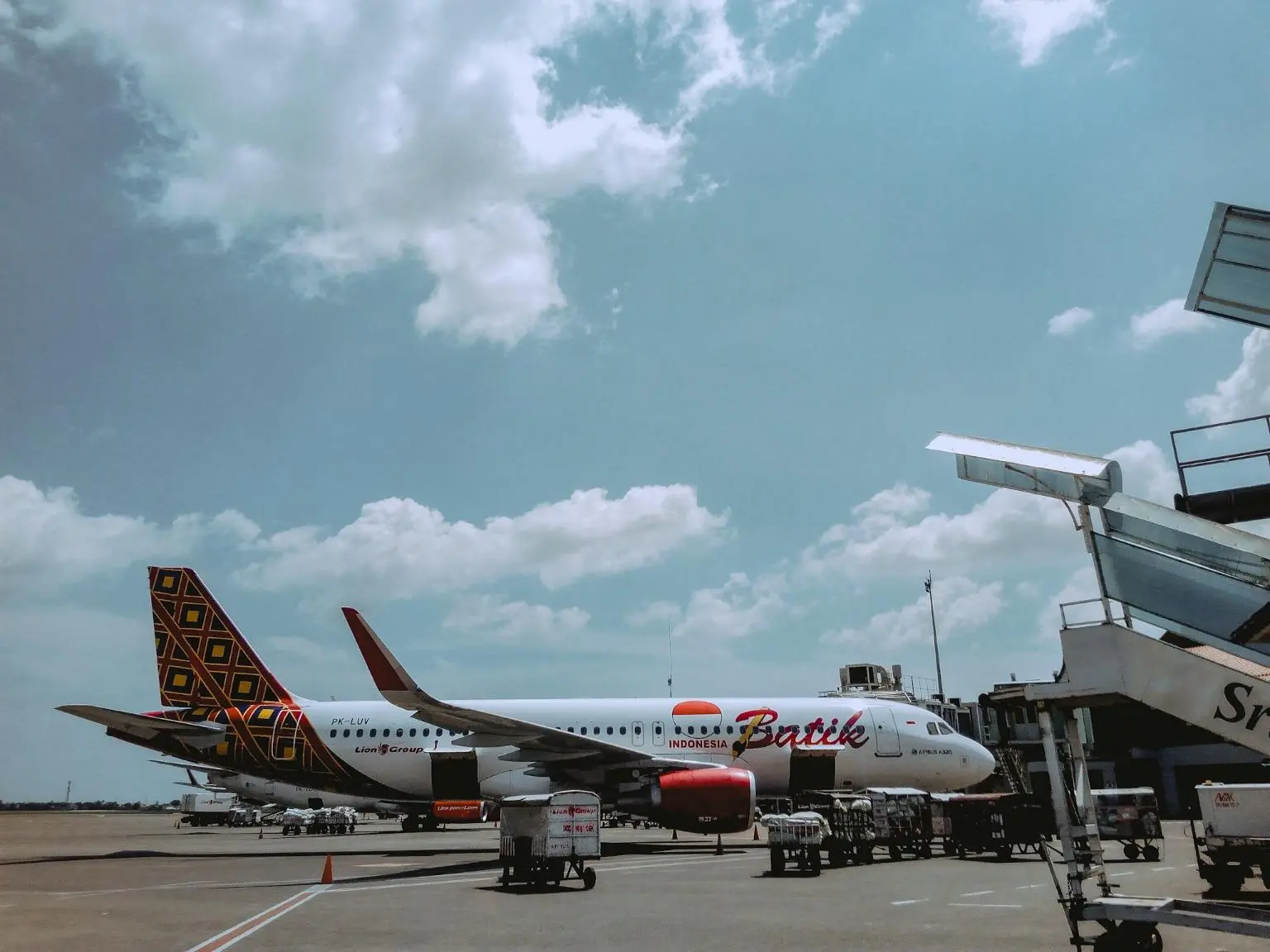 Liburan Hemat! Begini Cara Beli Tiket Pesawat Diskon Nataru 2025/2026