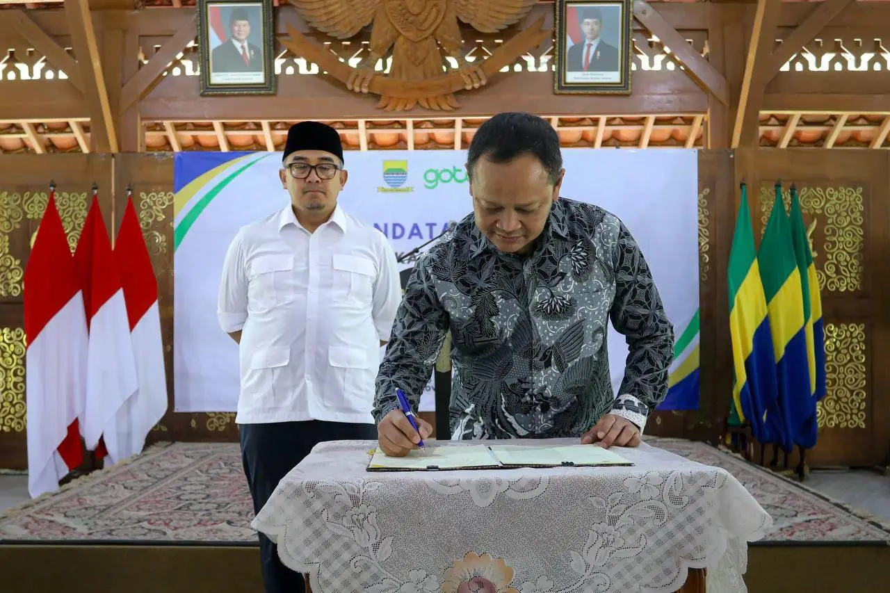 Untuk Tingkatkan Kualitas Layanan Publik hingga Pemberdayaan UMKM, Pemkot Bandung dan GOTO Lakukan Tanda Tangan Kerja Sama