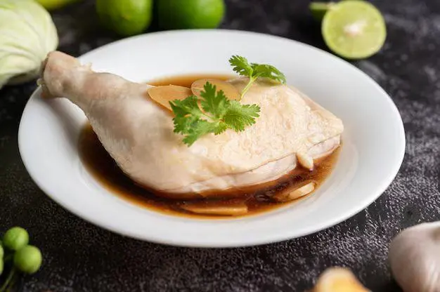 5 Tips Memasak Ayam Kukus yang Empuk, Gurih, dan Aromatik di Rumah