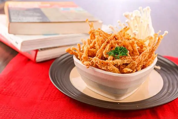 Resep Enoki Chicken Roll: Camilan Renyah dan Gurih yang Bisa Dibuat di Rumah