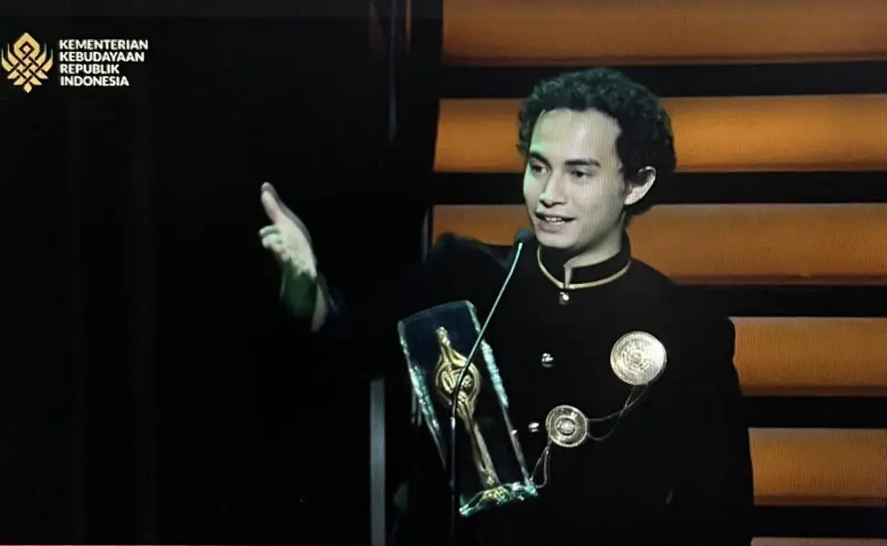 Omara Esteghlal Taklukkan Reza Rahadian, Raih Piala Citra Pemeran Pendukung Pria Terbaik FFI 2025
