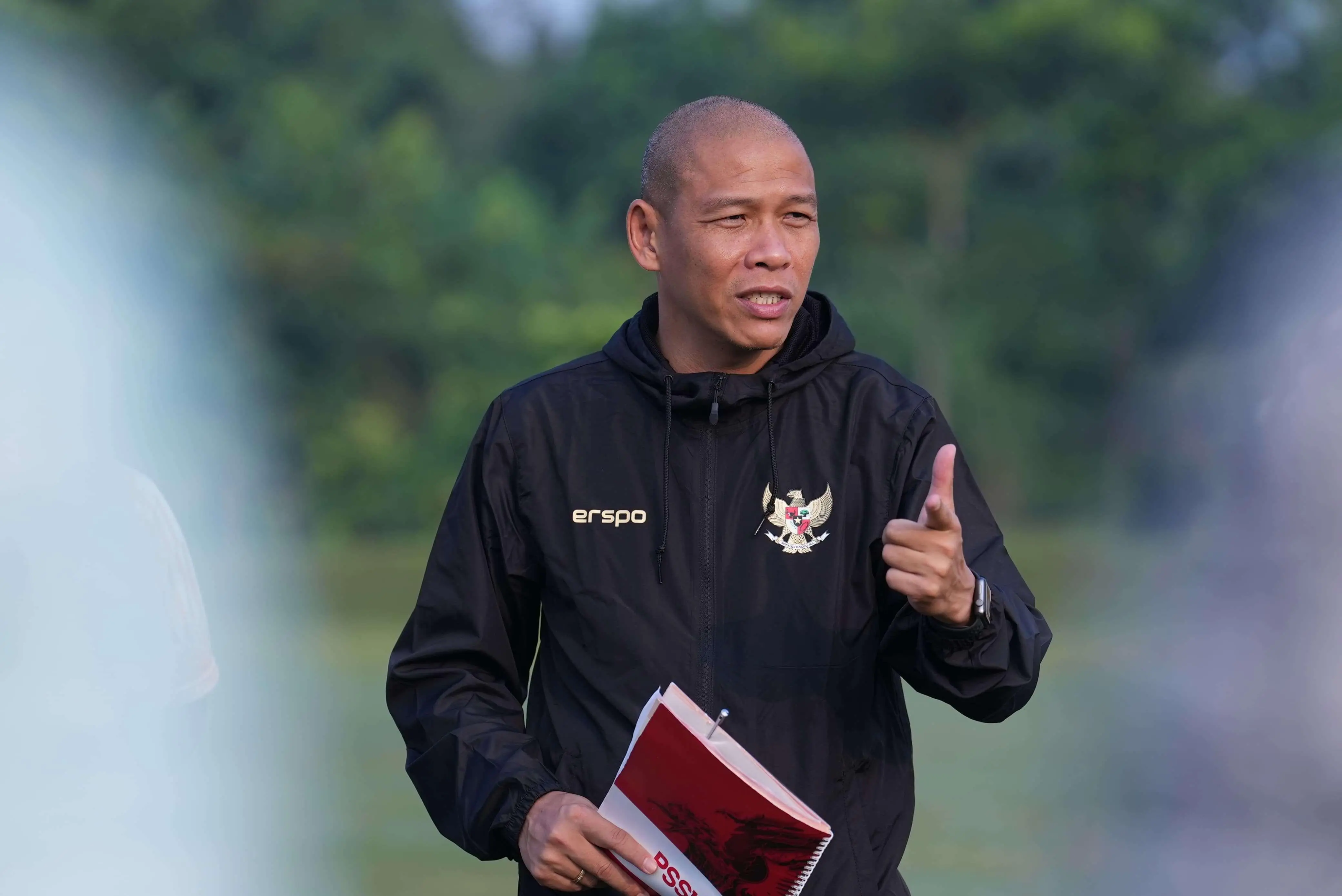 Profil Nova Arianto, Bek Tangguh yang Kini Pimpin Timnas Indonesia U-20