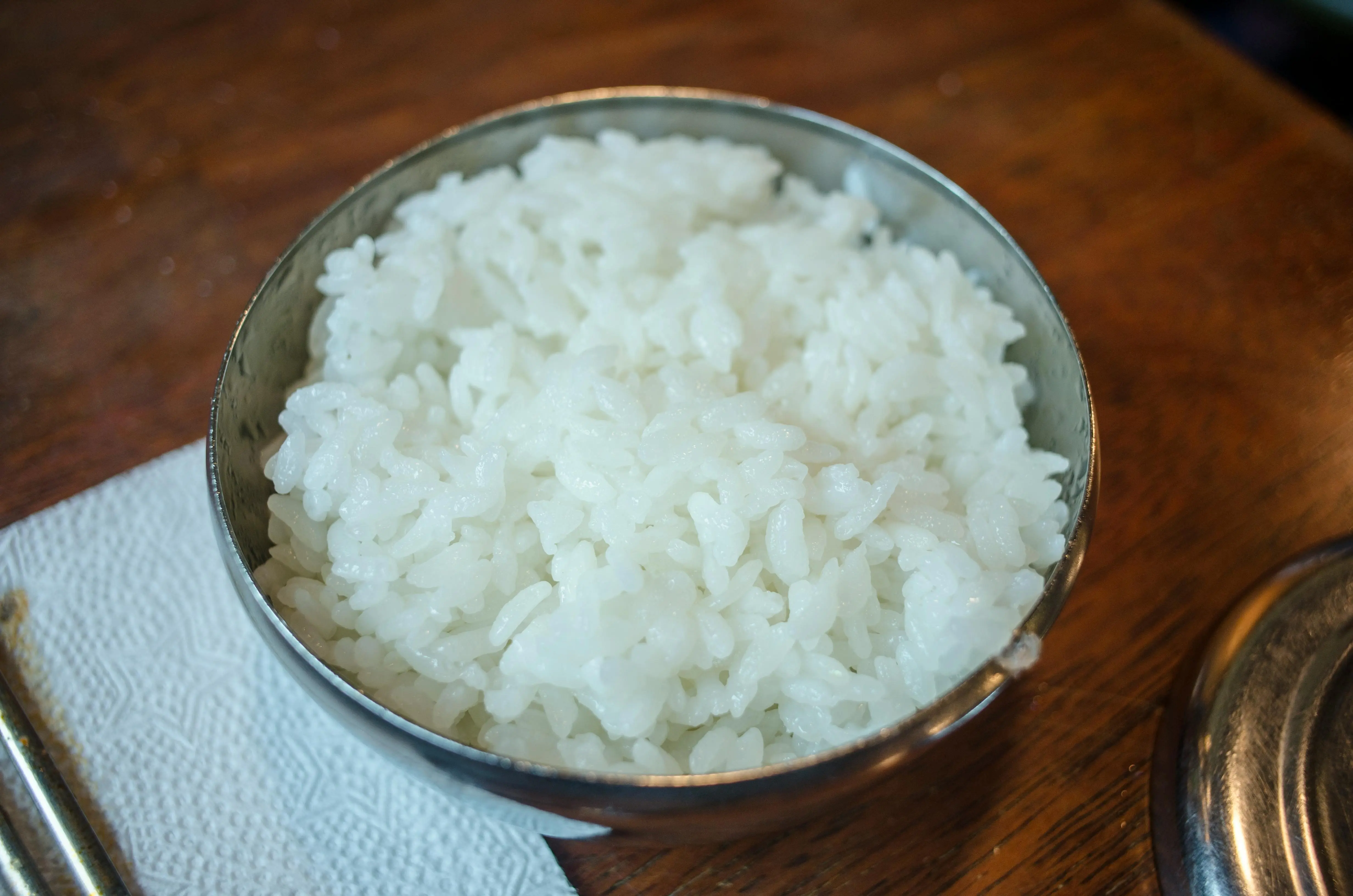 Bukan Sekadar Makanan Pokok: Menguak Makna Ritual Nasi di Jepang dan Korea