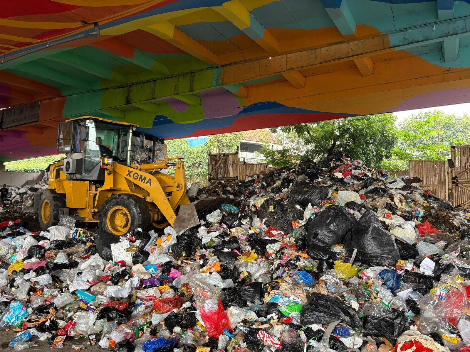 Resmi Ditutup! Area Kolong Jembatan Pasupati Tak Lagi Jadi TPS