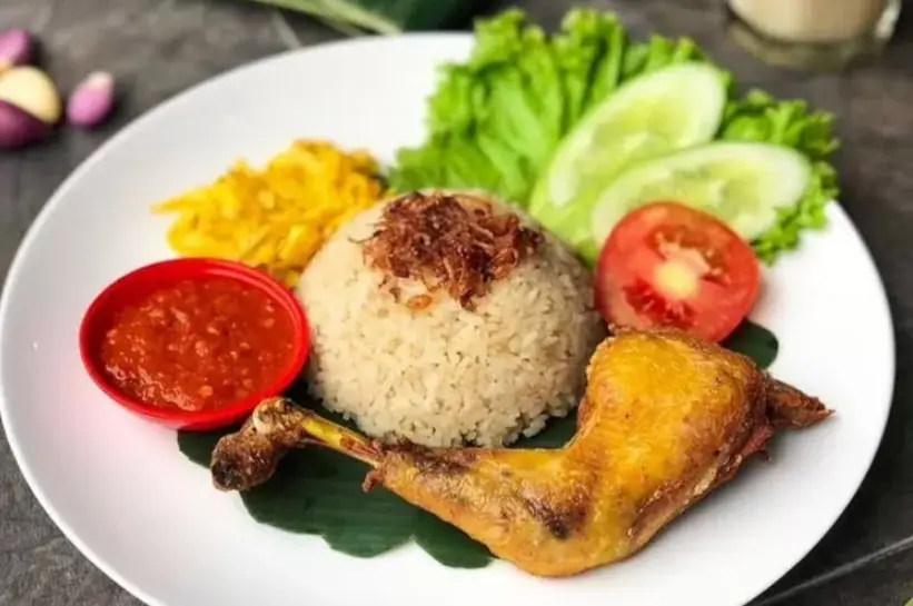 5 Tips Rahasia Memasak Nasi Uduk yang Gurih, Wangi, dan Nagih
