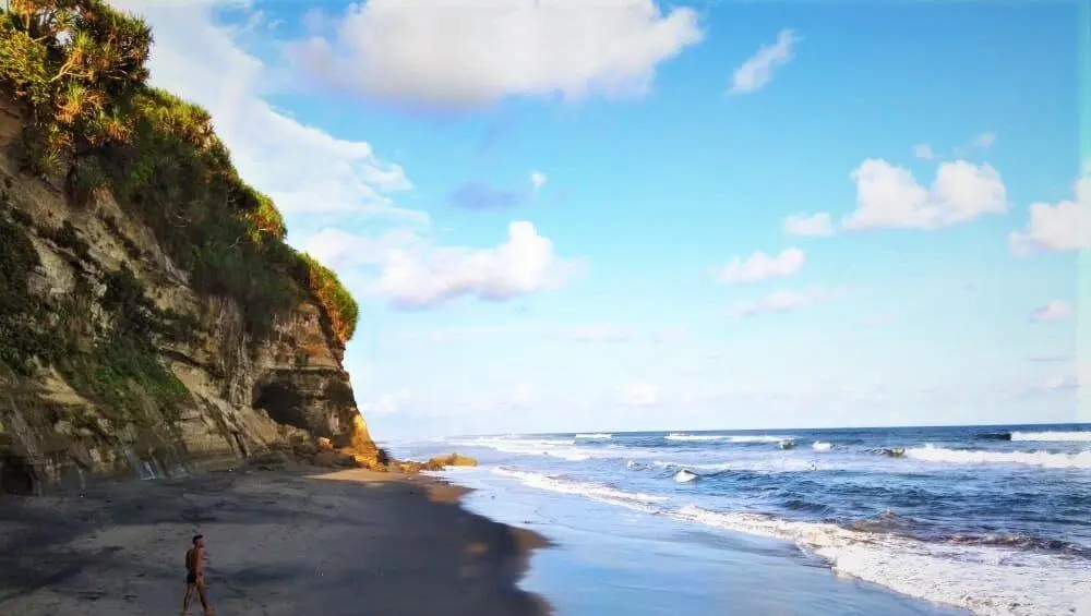Pantai Karang Potong: Wisata Cianjur Rasa Bali yang Instagramable