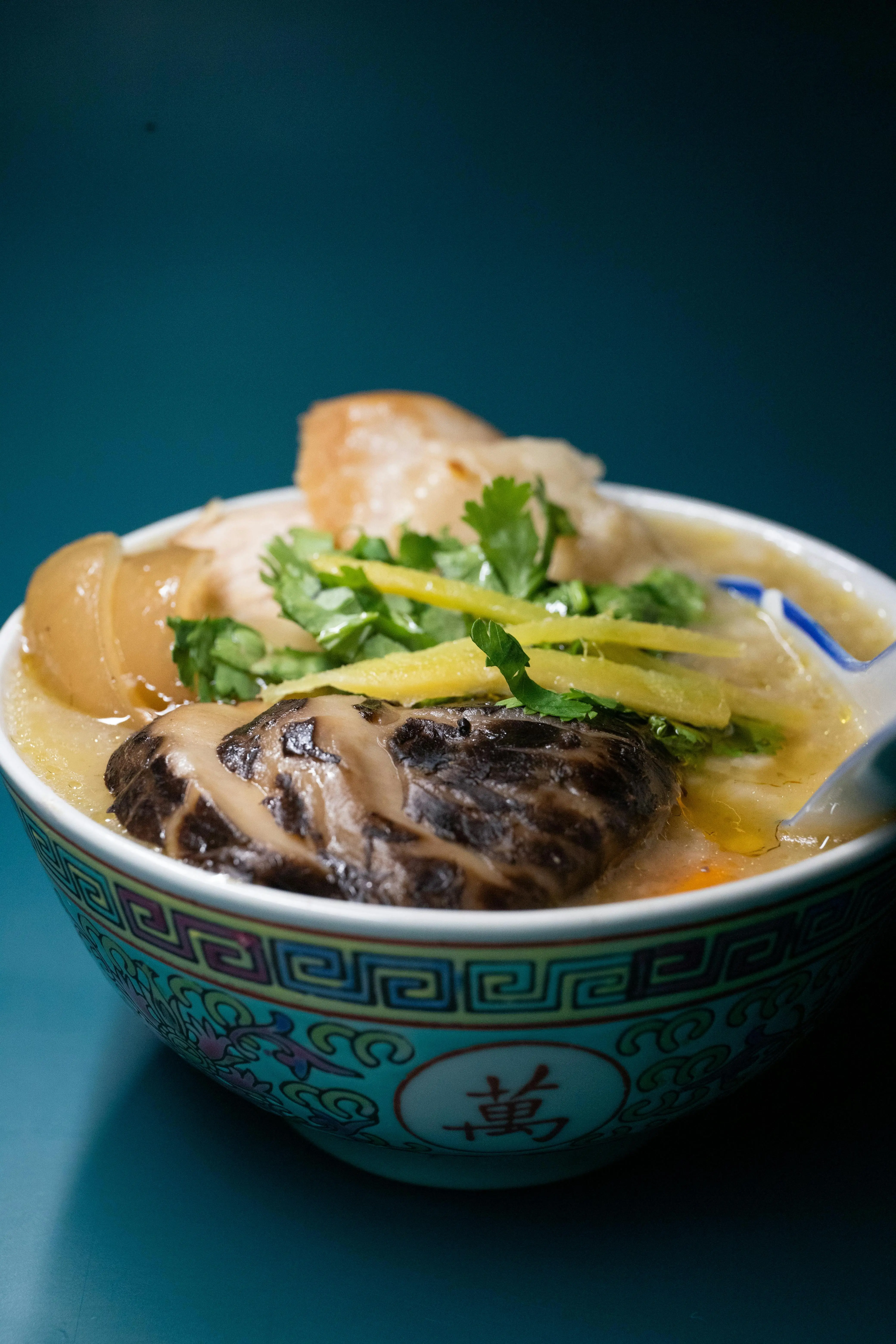 Congee Hong Kong: Mengapa Bubur Beras Ini Jadi Menu Sarapan Hangat yang Mendunia?