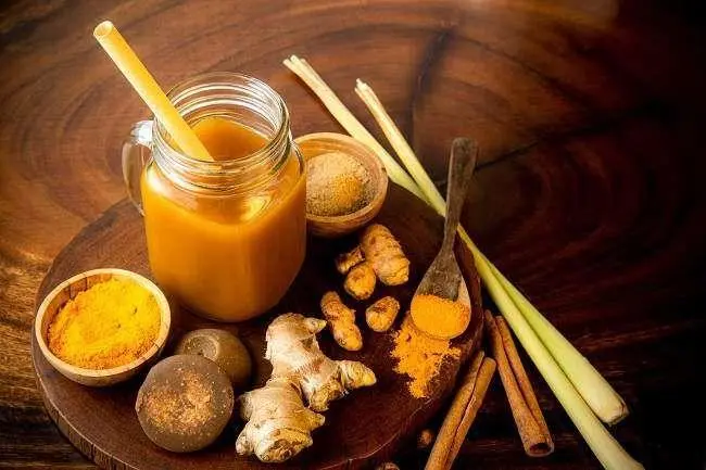 4 Resep Minuman Rempah Alami untuk Bakar Lemak dan Turunkan Berat Badan