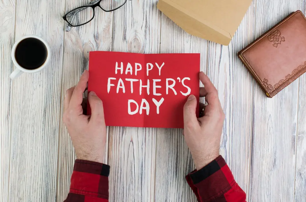 6 Ide Kado Spesial untuk Hari Ayah Nasional: Dari Jam Tangan hingga Surat Tulis Tangan yang Menyentuh Hati