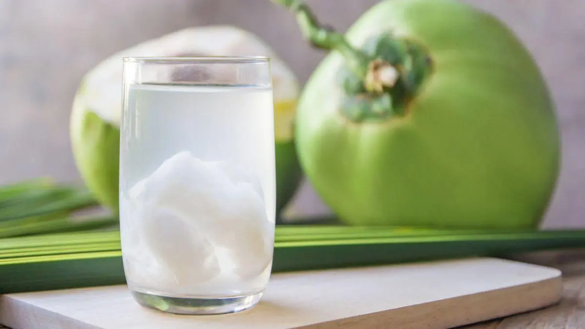 Air Kelapa Setiap Hari, Aman atau Berisiko? Simak Penjelasannya