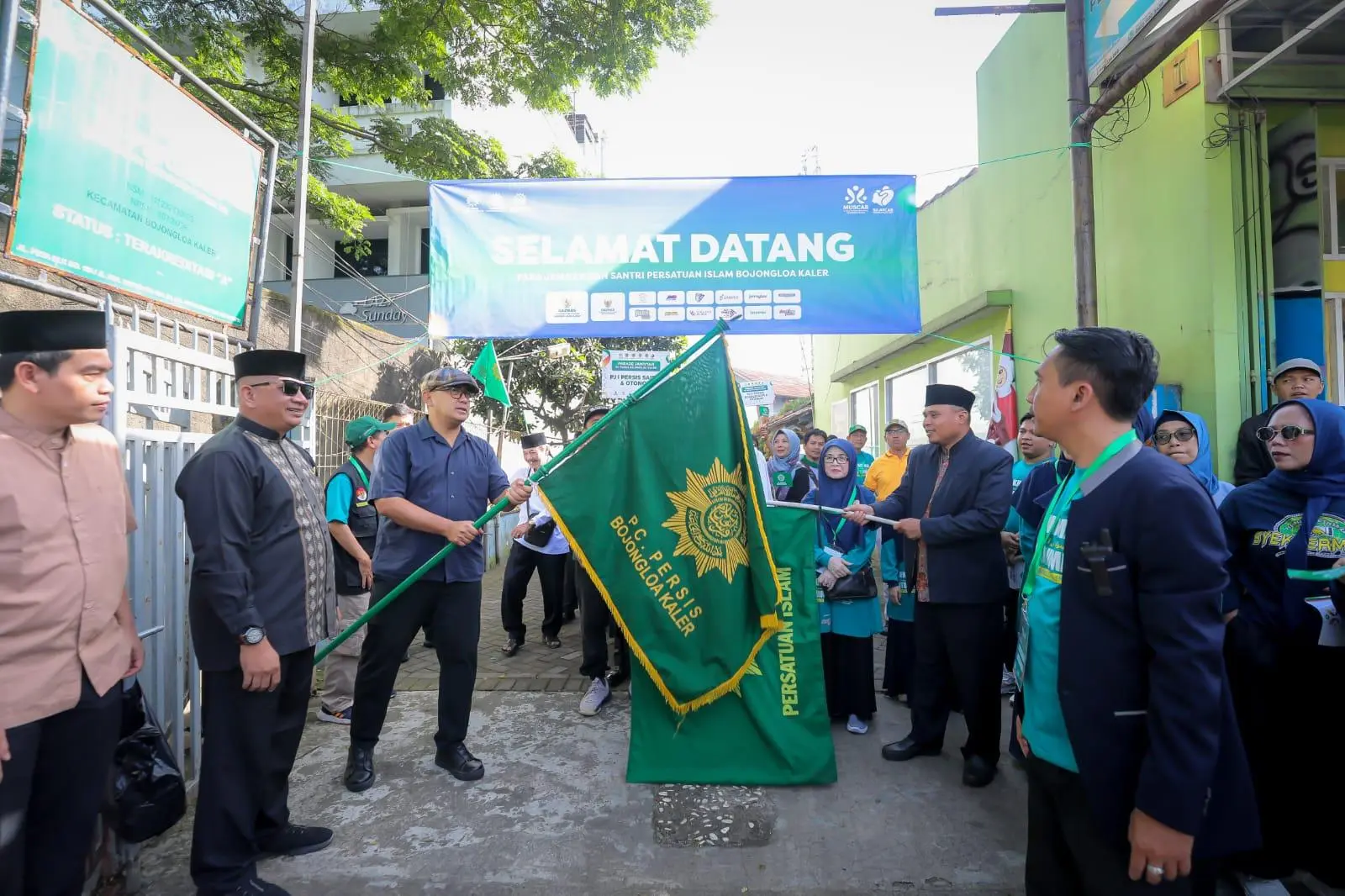 Parade Jamiah Persis Dimeriahkan Ratusan Orang, Farhan: Kita Satu Keluarga Besar umat Islam. Mari Terus Bersatu, Saling Mendukung