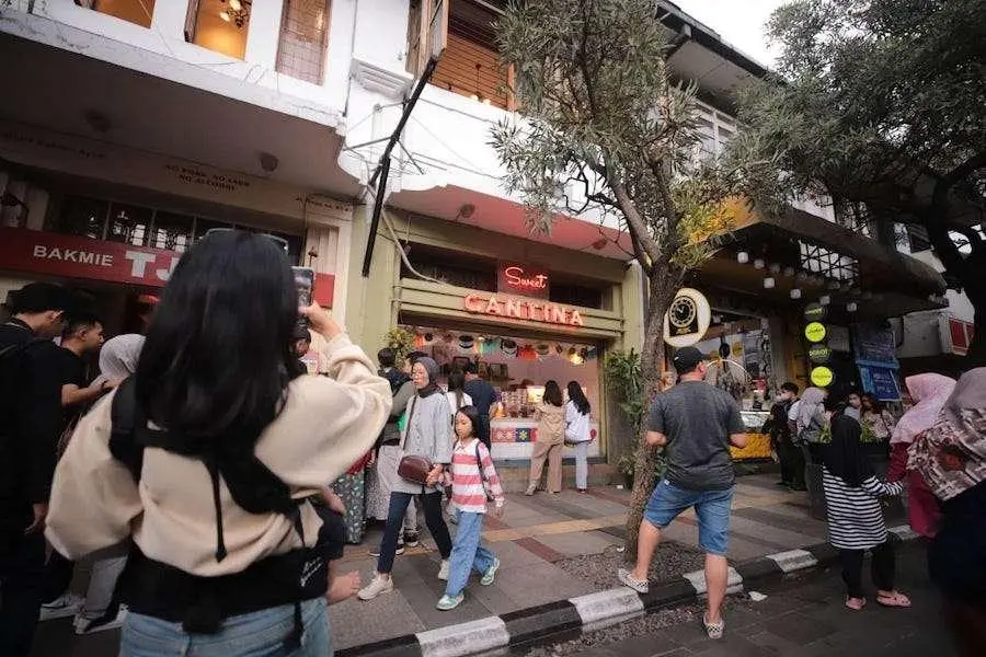 Libur Nataru 2025: Deretan Destinasi Ikonik Bandung Dekat Stasiun