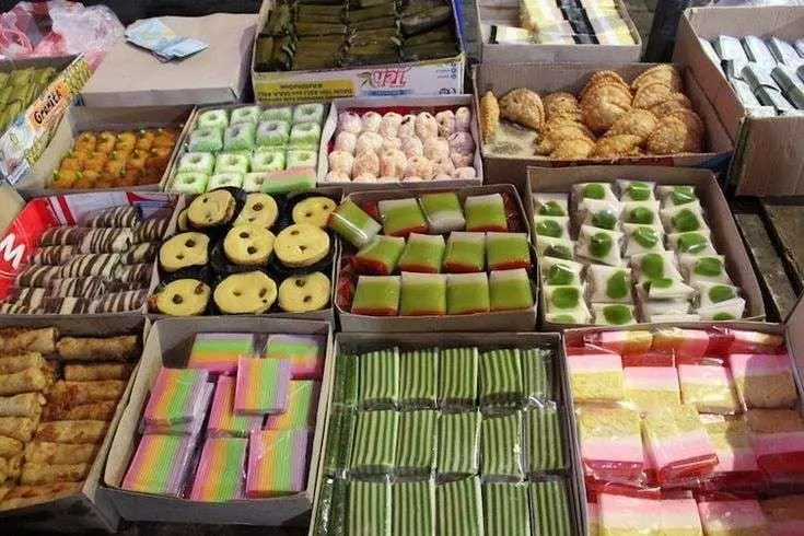 5 Tempat Jual Kue Pasar di Bandung yang Legendaris dan Selalu Ramai Pembeli