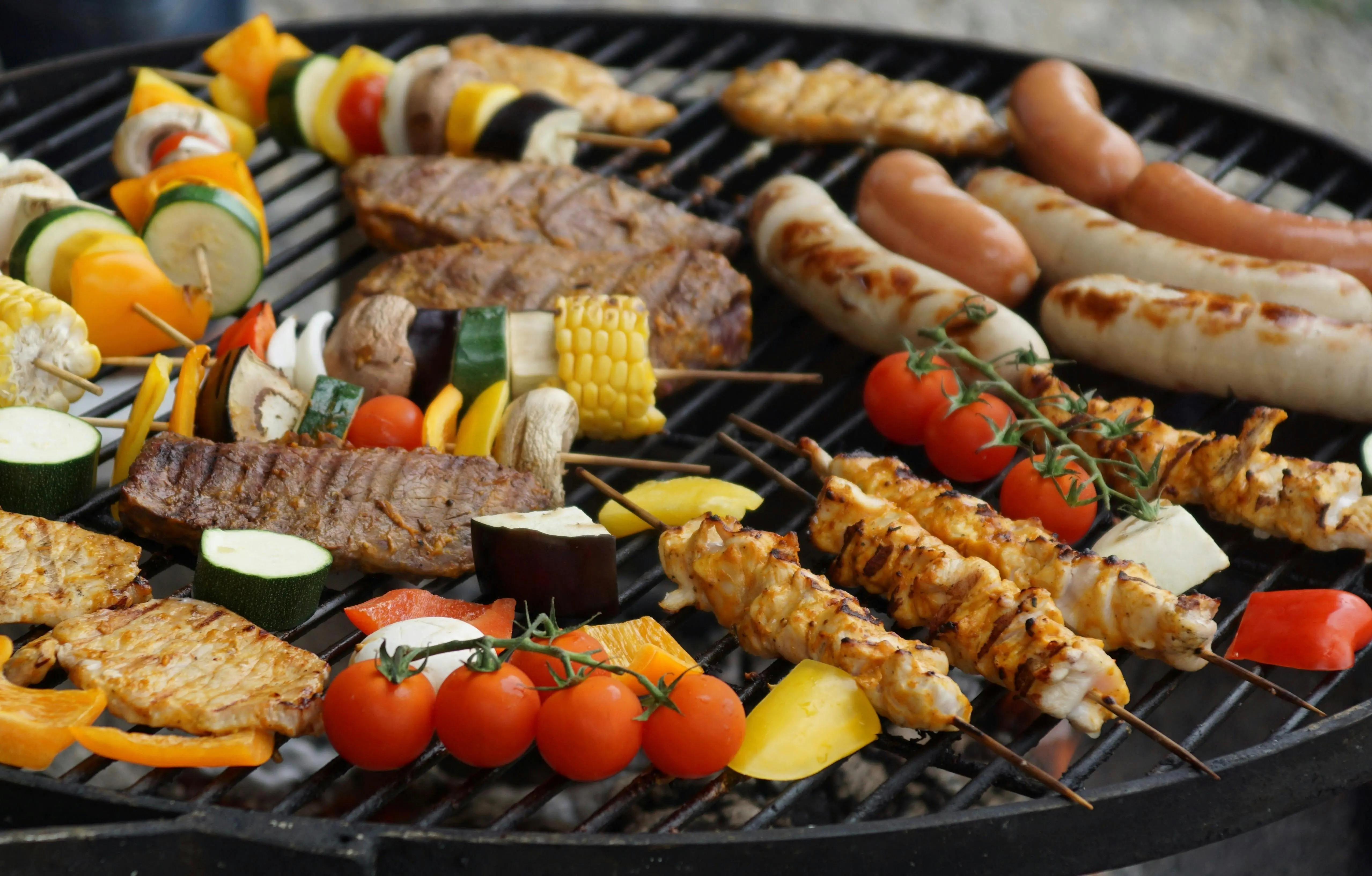 Jantung Pesta Panggang: Mengapa Sosis Menjadi Menu Wajib BBQ di Berbagai Belahan Dunia?