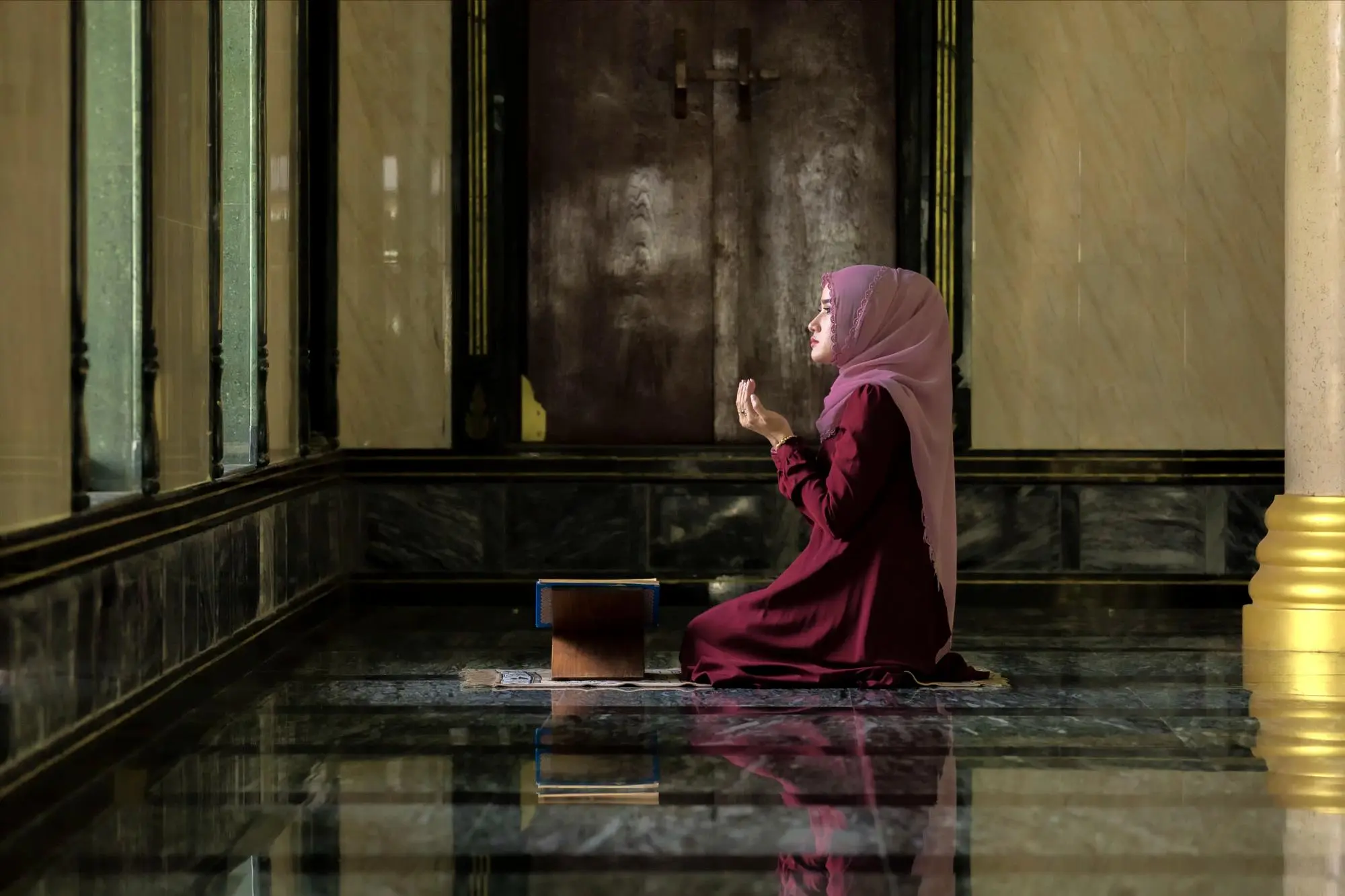 Doa Menghentikan Hujan: Cara Rasulullah SAW Memohon Agar Cuaca Kembali Cerah dan Aman