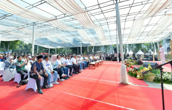 KDM Berikan Asuransi Ketenagakerjaan untuk 1 juta Orang Tenaga Informal di Jawa Barat, Menko PMK: Terima Kasih kepada Pemdaprov Jabar