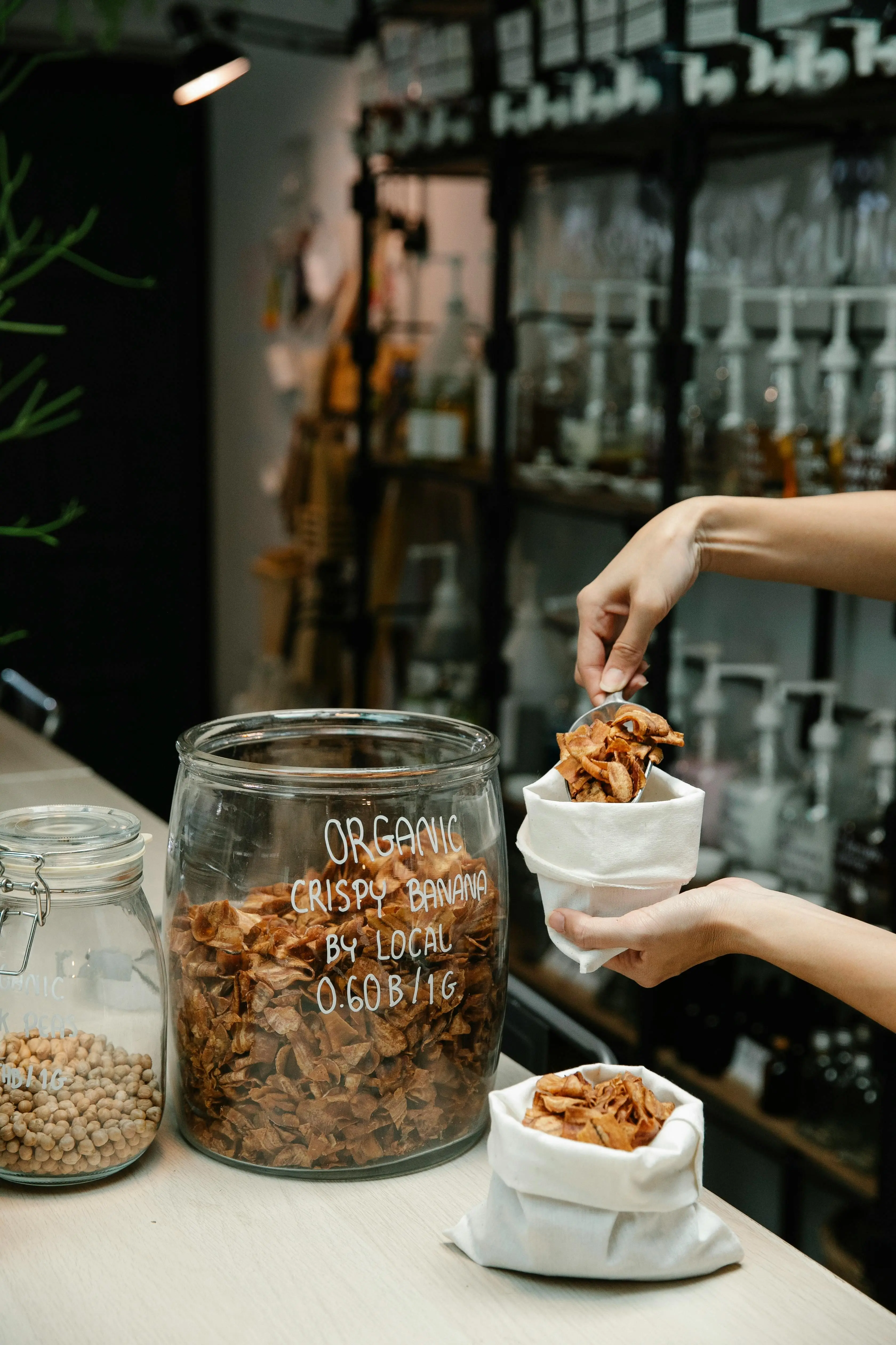 Camilan Anti Ribet untuk Traveling: Mengapa Pisang Kering Menjadi Pilihan Tepat untuk Stok Makanan