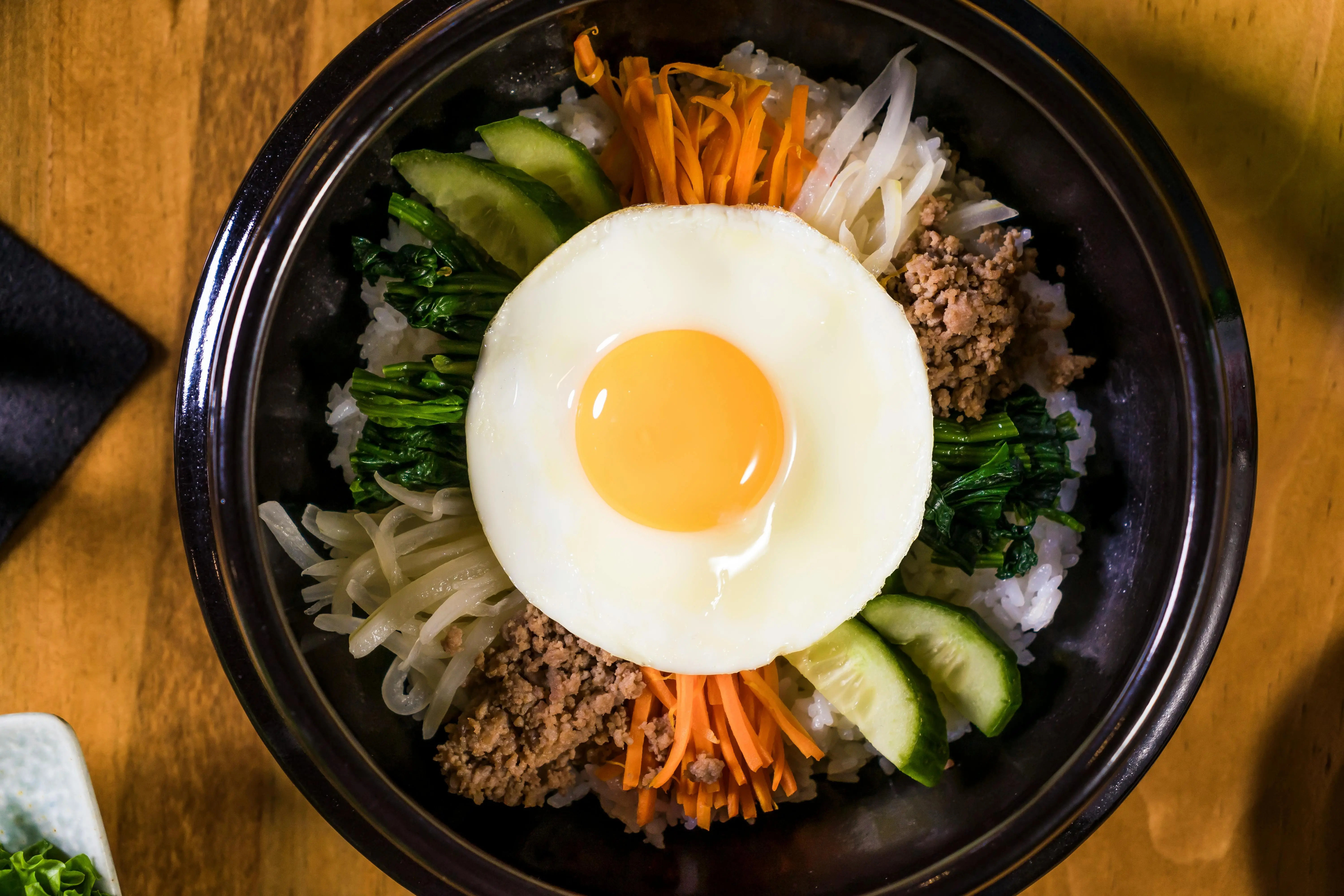 Keseimbangan Rasa dan Warna Ala Korea: Menguak Rahasia Bibimbap Terbaik yang Wajib Dicoba di Seoul