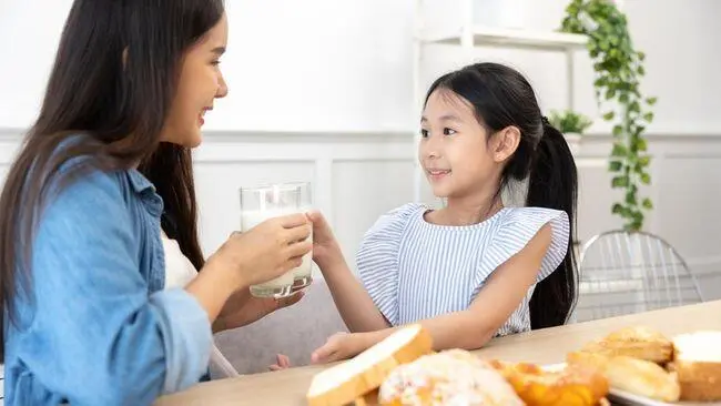 Orang Tua Wajib Tahu! Daftar Makanan yang Tidak Cocok untuk Sarapan Anak
