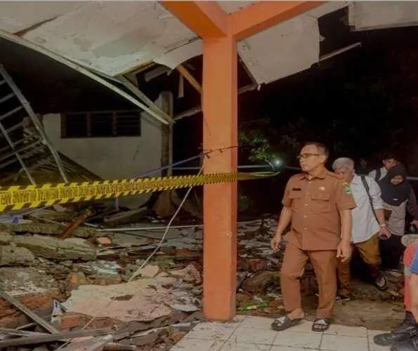 Disdik Jabar Gerak Cepat Tangani Atap Kelas SMKN Gunung Putri yang Roboh