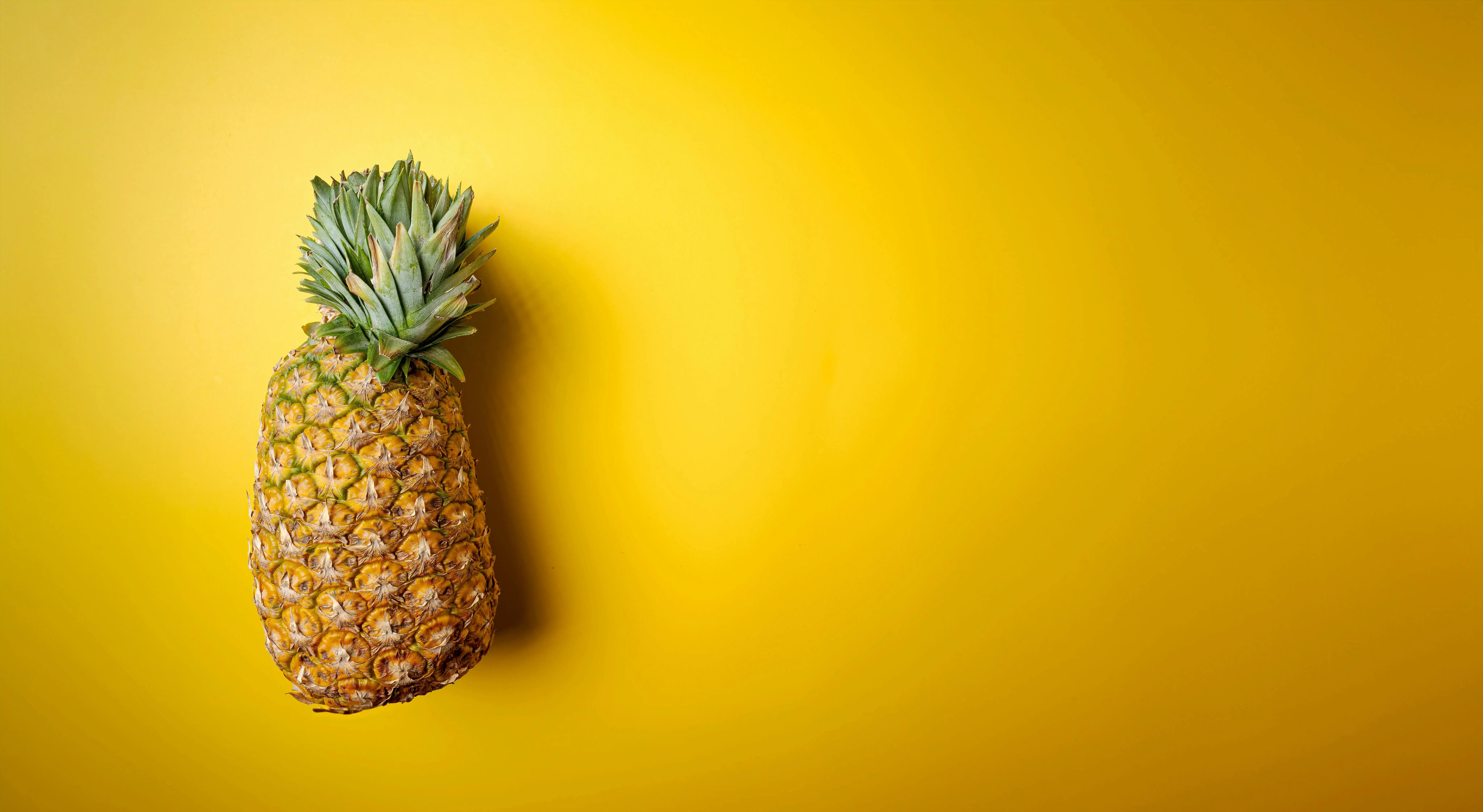 Rahasia Kulit Cerah Alami: Mengapa Ekstrak Nanas Sering Menjadi Bintang Utama dalam Formula Perawatan Kulit