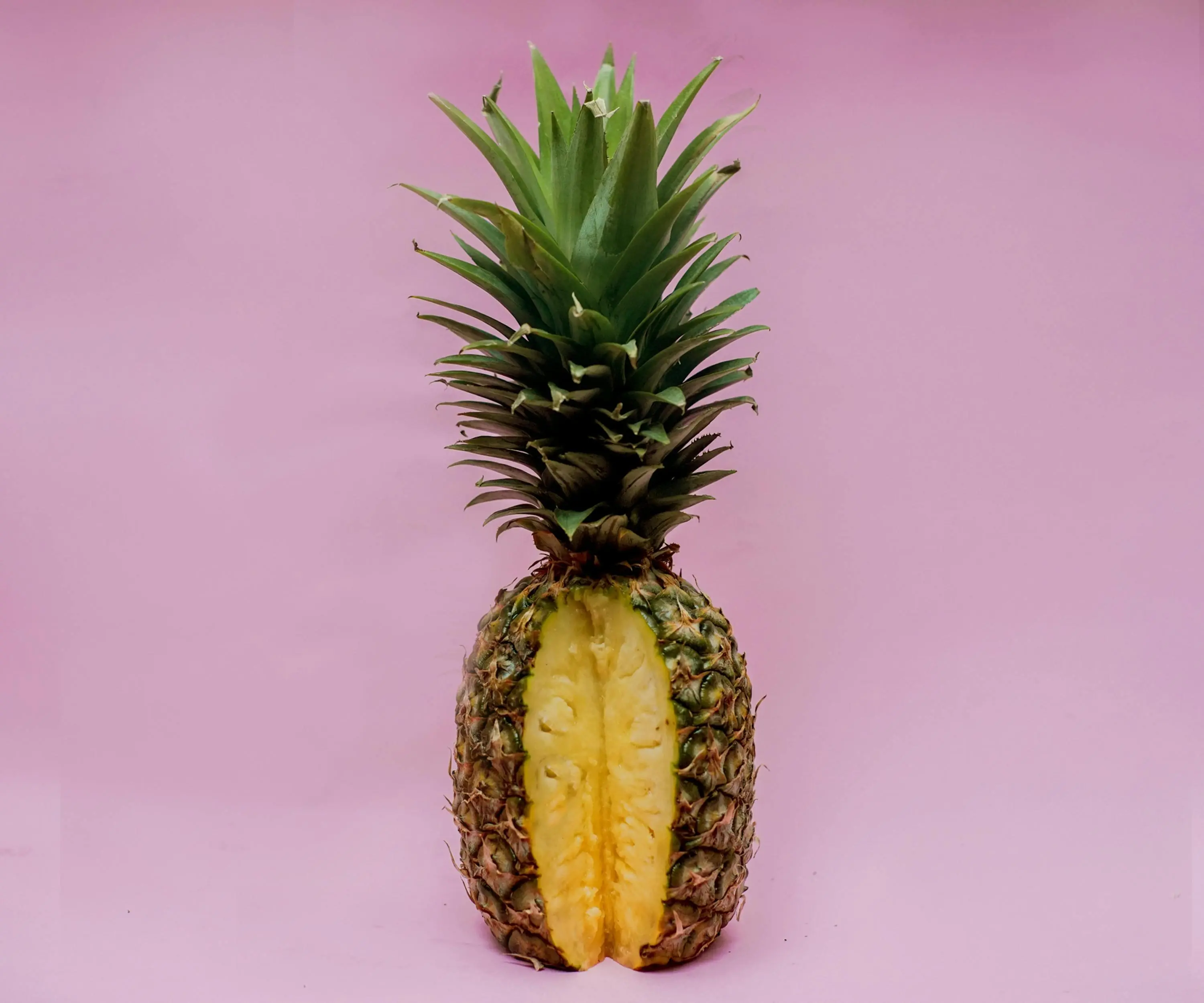 Pro dan Kontra Nanas untuk Pencernaan: Mengenal Bromelain dan Potensi Iritasi Asam Lambung