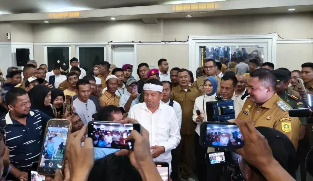 Akan Disalurkan Dua Tahap! KDM Berikan Bantuan Tunai Rp9 Juta untuk Pekerja Tambang Parung Panjang, Simak Jadwalnya