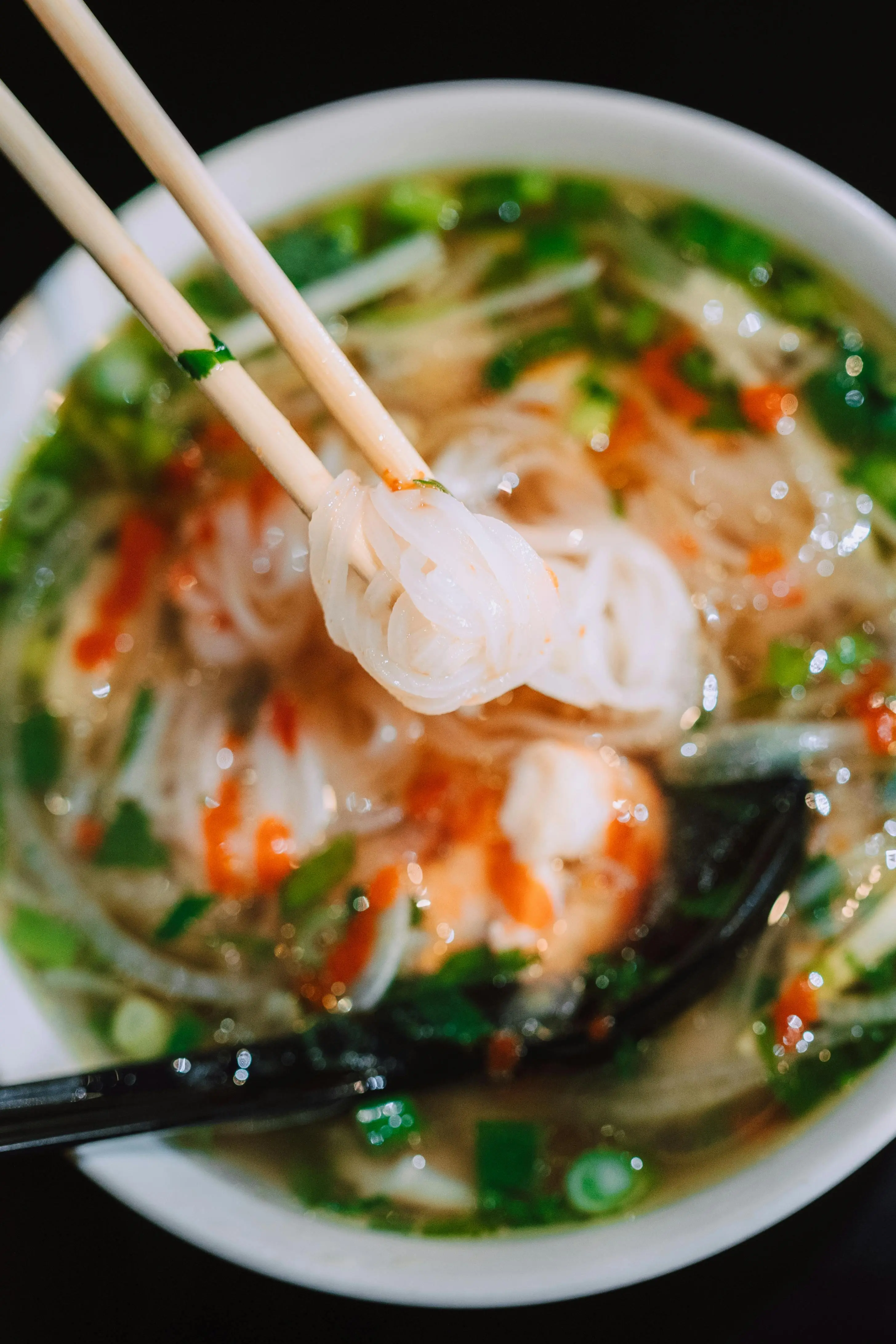 Menguak Rahasia Glass Noodles: Mie Transparan yang Bebas Gluten dan Kaya Energi