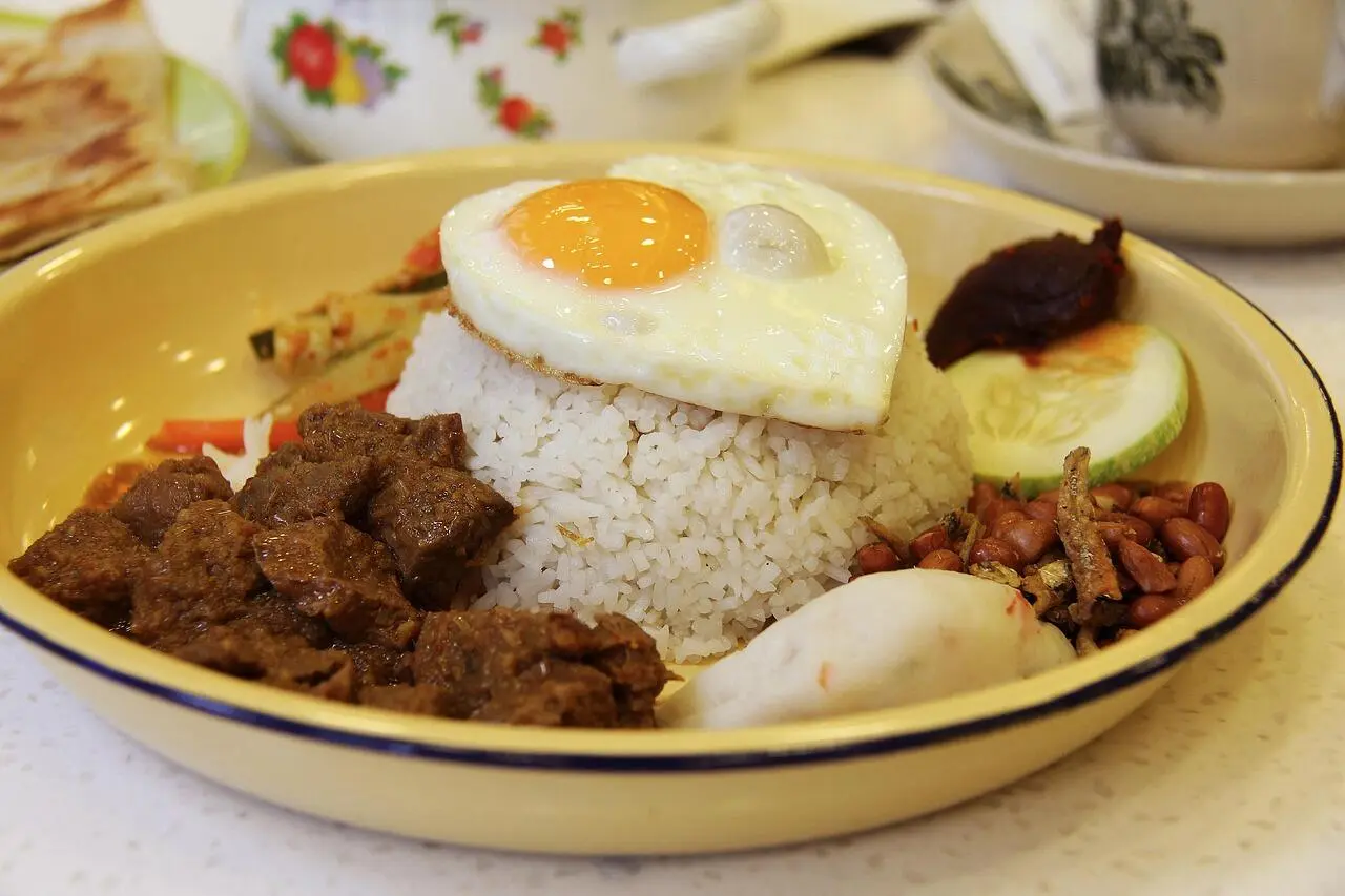 Mengungkap Perjalanan Rendang: Dari Tradisi Minangkabau Kuno Menuju Bintang Kuliner Global