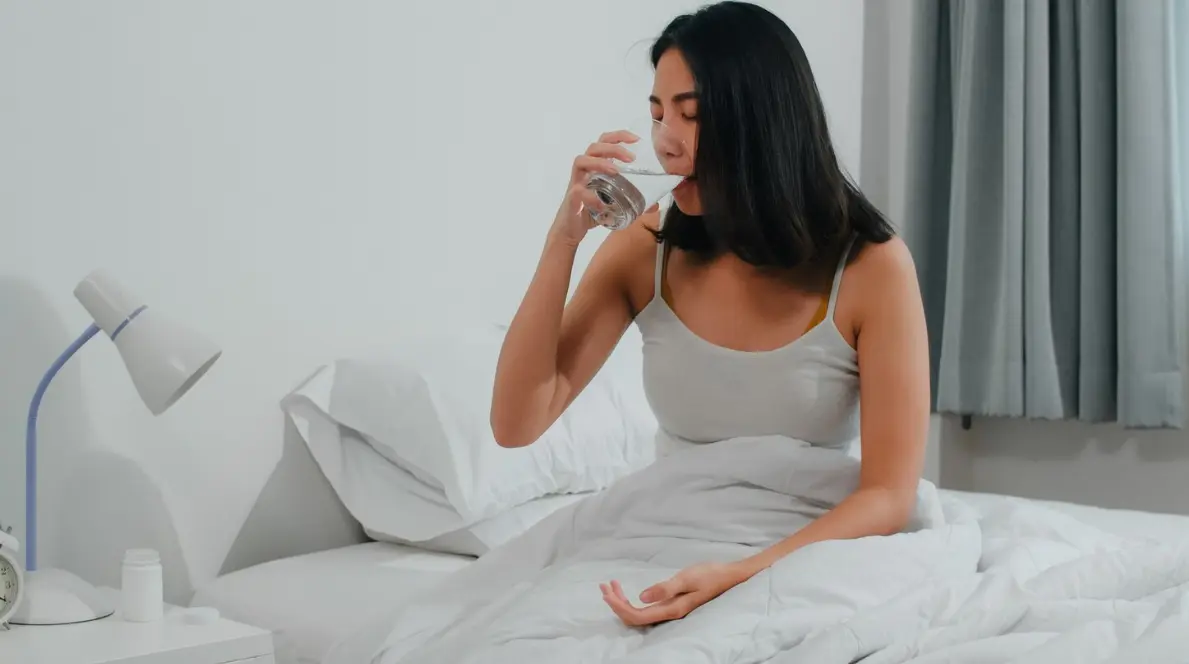 Minum Air Saja Tanpa Makan, Bisa Bikin Kurus atau Sakit? Ini Faktanya!