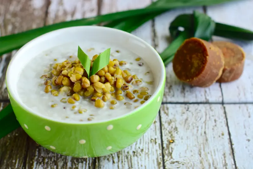 Dingin Tak Lagi Menggigil: 7 Makanan yang Bisa Menghangatkan Tubuh Saat Hujan