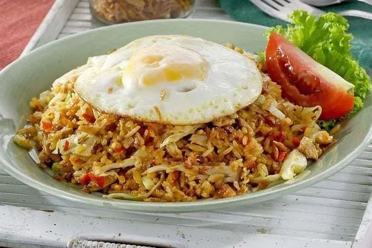 Makanan Indonesia yang Bikin Orang Korea Ketagihan, dari Nasi Goreng hingga Rendang