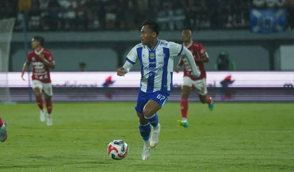 Persib Taklukkan Bali United 1-0 di Tengah Hujan Deras, Andrew Jung Jadi Pahlawan