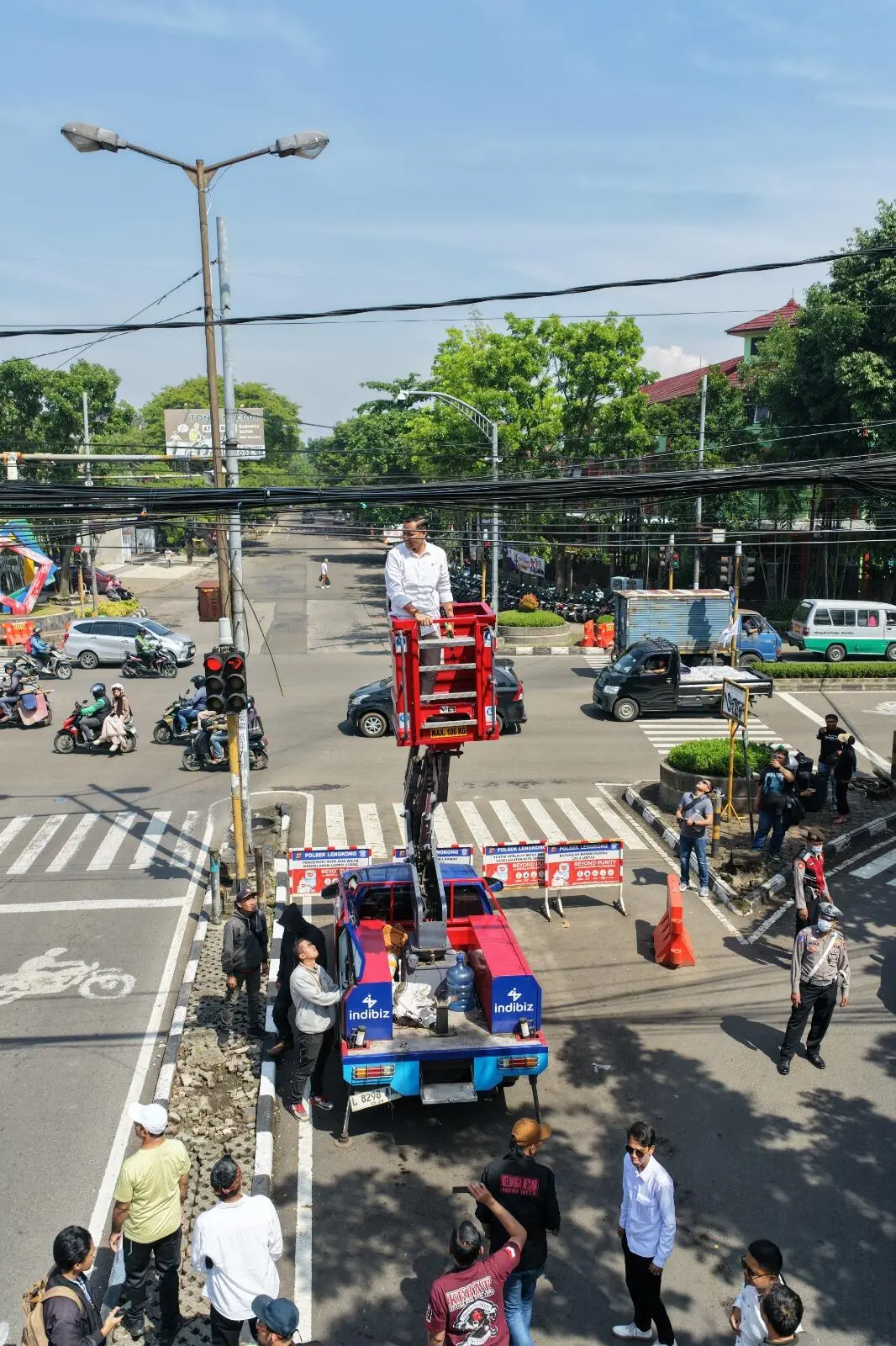 Untuk Jaga Keamanan dan Kenyamanan Warga, Pemkot Bandung dan Stakeholder Mulai Penataan Kabel Udara Jalan Buahbatu