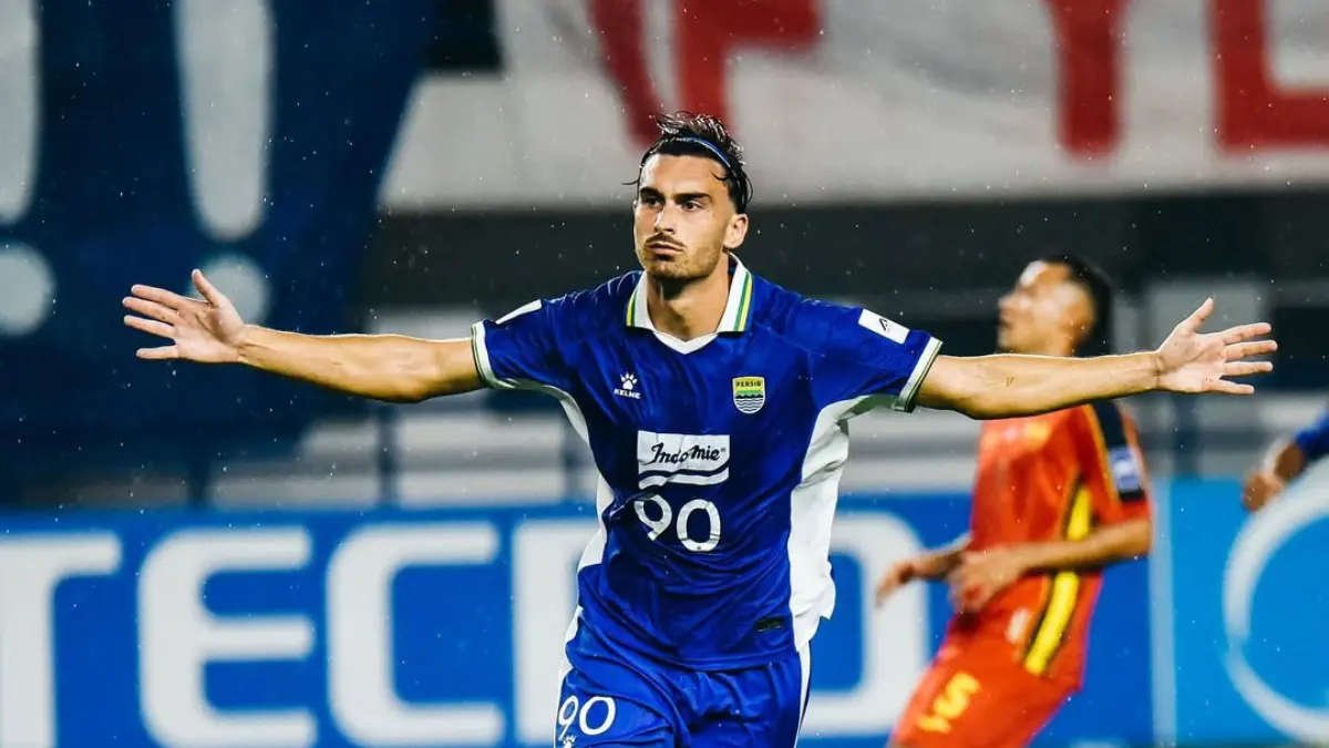 Jelang Laga Persib Bandung Melawan Bali United, Bojan Hodak Ungkap Kondisi Andrew Jung dan Putros