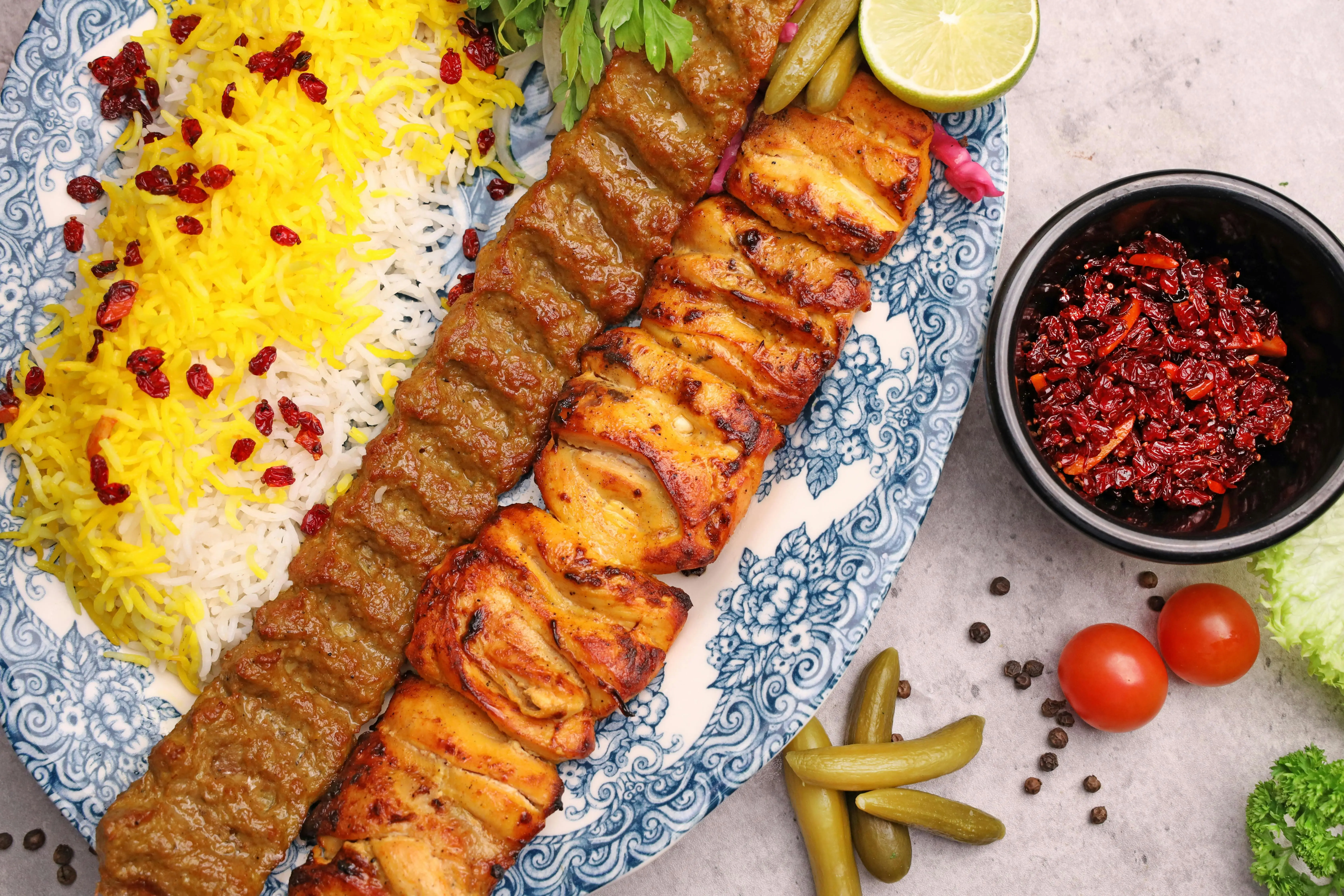 Pertarungan Rasa: Kebab Ayam vs Kebab Sapi: Mengurai Perbedaan Tekstur, Aroma, dan Preferensi Pasar
