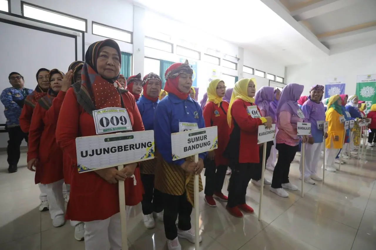 Semangat Tak Pernah Kendur! 660 Lansia Adu Energi di Pekan POR Lansia Kota Bandung 2025