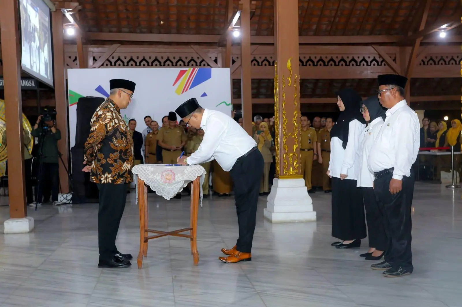 7.326 PPPK Paruh Waktu Tandatangani Perjanjian Kerja, Farhan: Langkah Strategis Optimalkan SDM