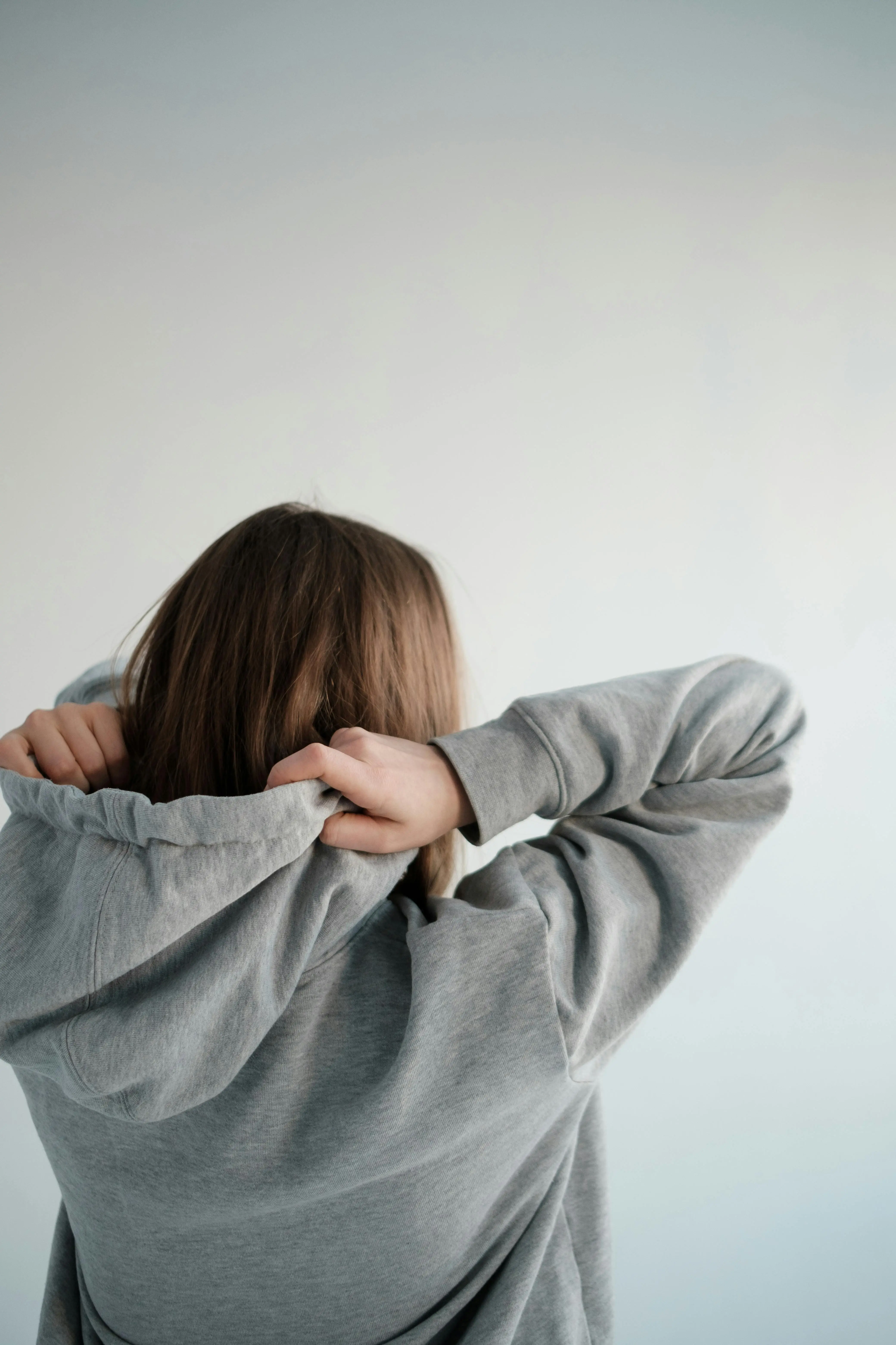 Kunci Kulit Sehat Ada di Pikiran: Mengapa Stres Memperburuk Eksim, Psoriasis, dan Rosacea