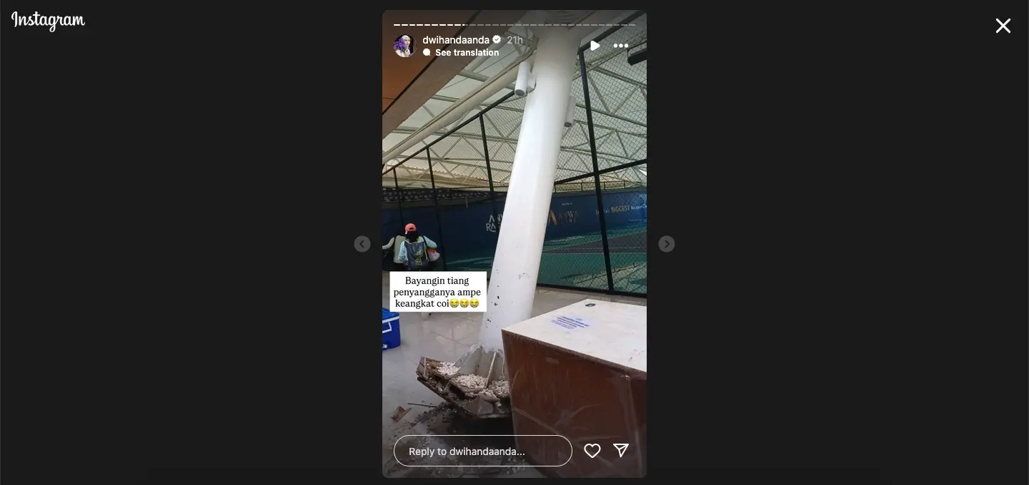 Viral Video Atap Lapangan Padel Ambruk, Angin Kencang Jadi Penyebab