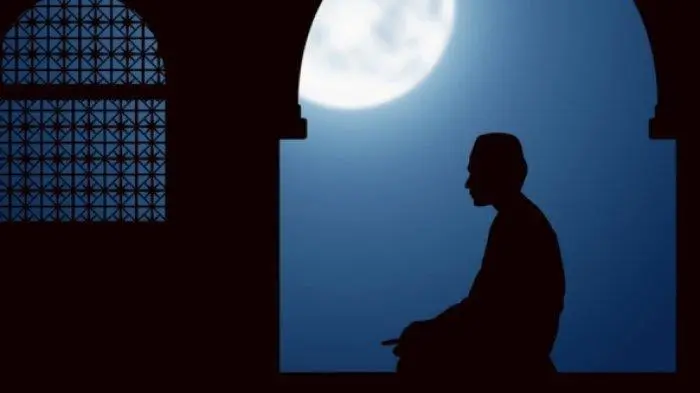 Bangun Tengah Malam untuk Tahajud? Begini Cara Mengatur Tidur dengan Baik