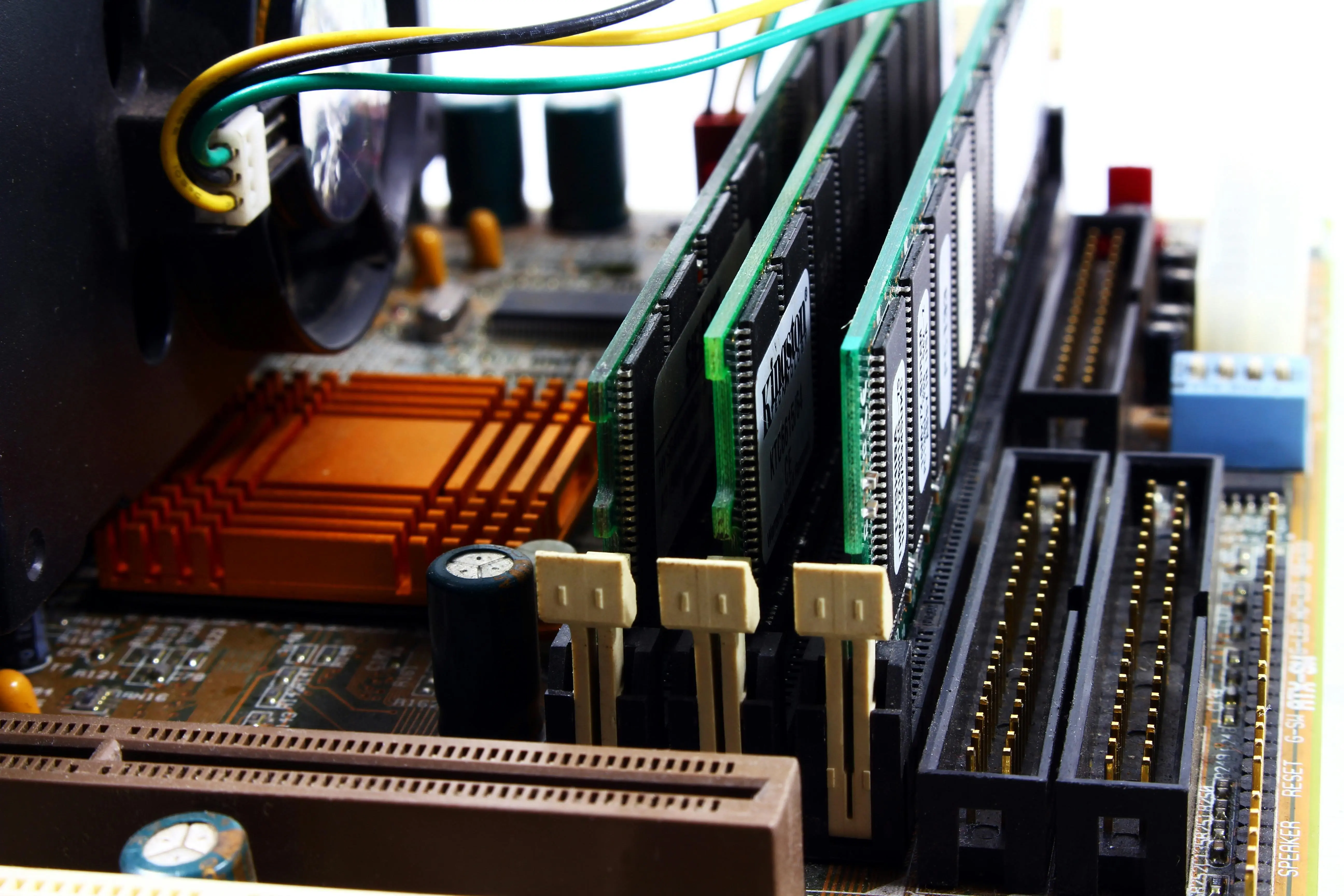 Panduan Lengkap Memilih RAM DDR5 Terbaik: Mengoptimalkan Kecepatan dan Timing CL Rendah