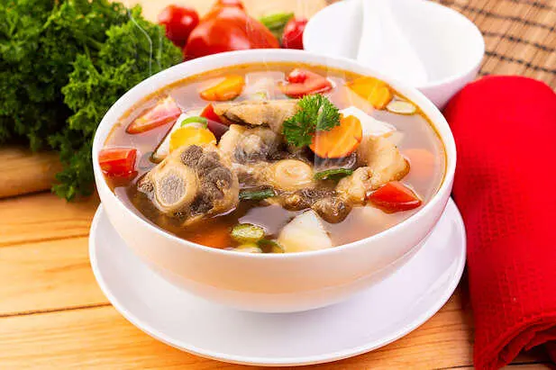 Menikmati Sop Terbaik Nusantara: Dari Sop Buntut hingga Sop Ikan yang Gurih dan Hangat