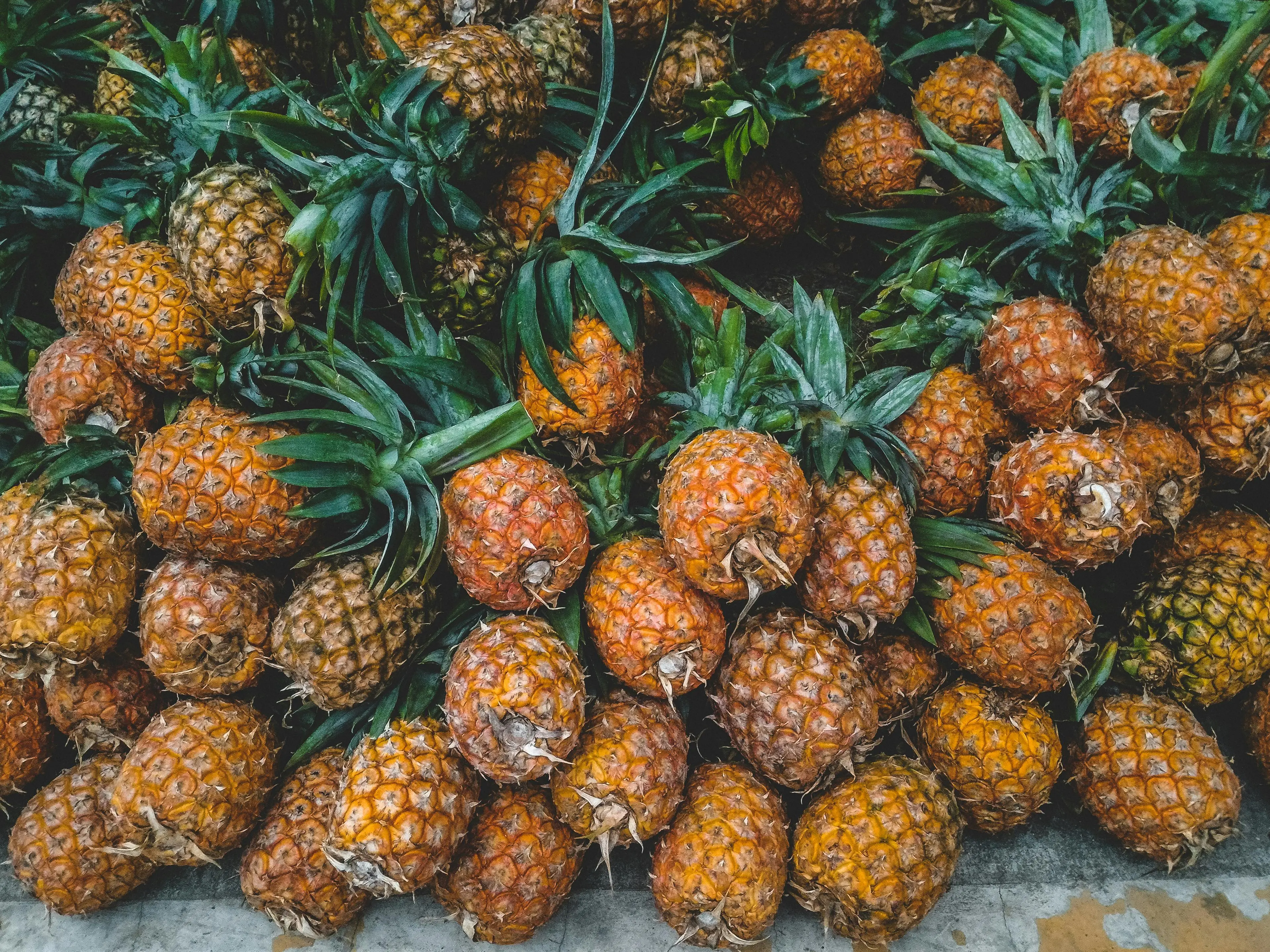 Cara Jitu Memilih Nanas Matang Sempurna di Pasar: Trik Aroma, Warna, dan Tekstur