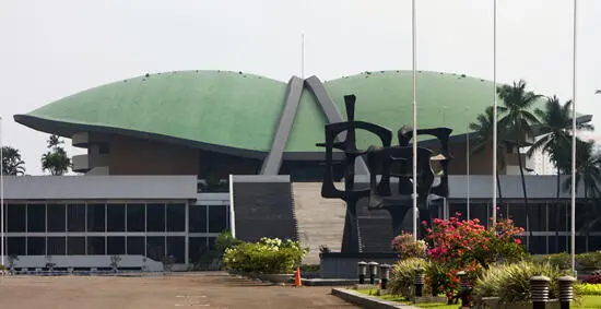 Transparansi Finansial DPR RI: Berapa Sebenarnya Gaji dan Tunjangan Anggota Dewan?