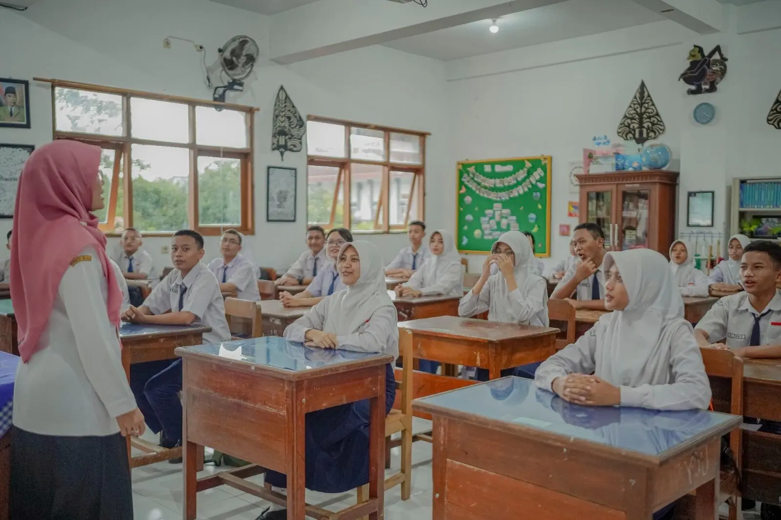 Gaji Guru Honorer Lulus PPG 2025: Ini Besaran dan Syarat Dapat TPG