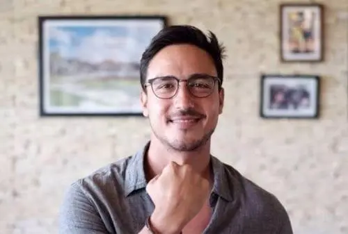 Profil Lengkap Hamish Daud, Dari Presenter Petualangan hingga Aktor Papan Atas
