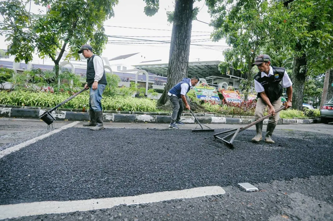 Targetkan Perbaikan Jalan Sepanjang 29,52 KM Pemkot Bandung Optimis Capai 100 Persen di Akhir Tahun